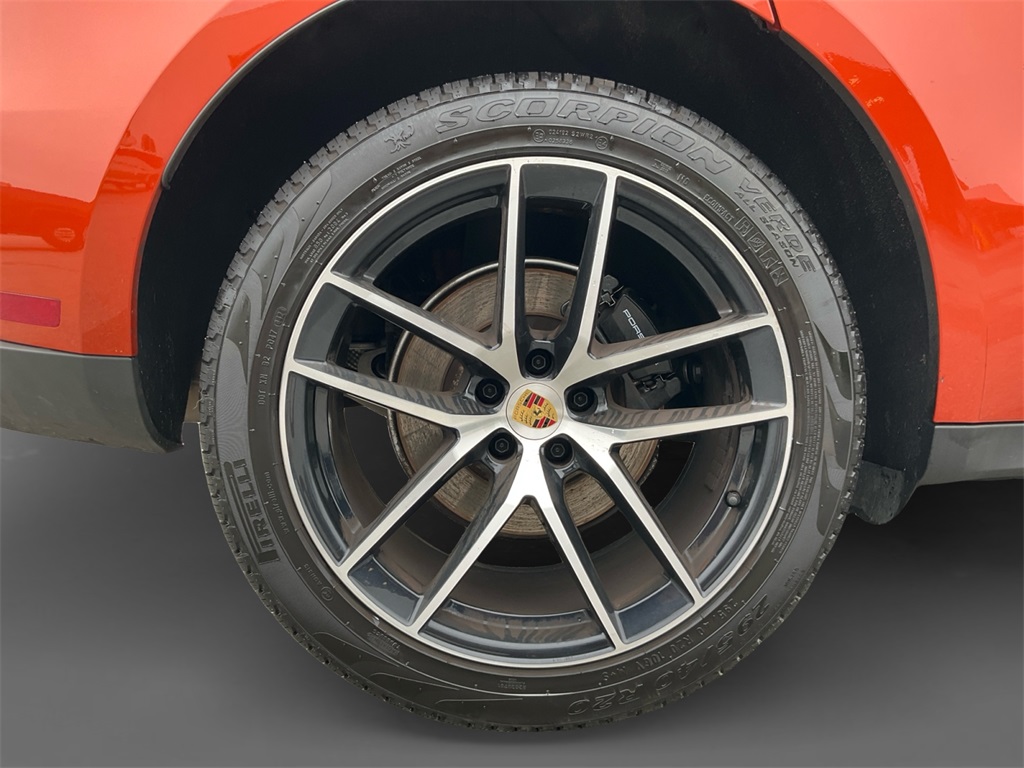2023 Porsche Macan Base photo 10