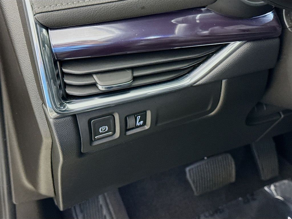 2023 Cadillac XT4 Luxury photo 8