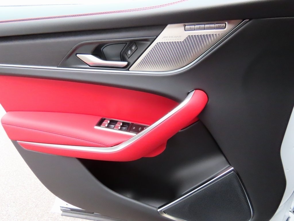 2025 Jaguar F-PACE P400 R-Dynamic S photo 40