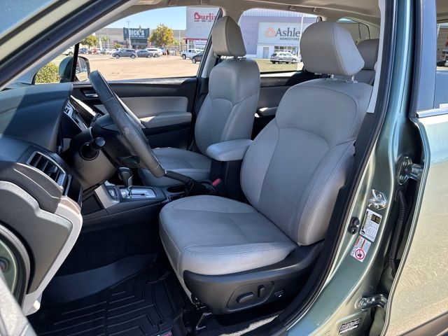 2017 Subaru Forester 2.5i Limited photo 4