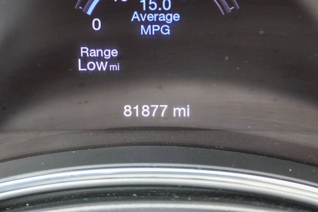 Used 2021 Silver Jeep Trailhawk image 33