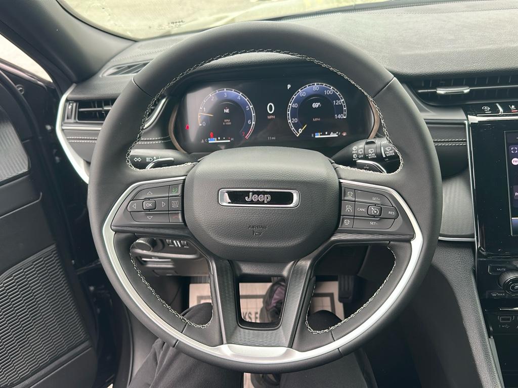 2025 Jeep Grand Cherokee Laredo X photo 32