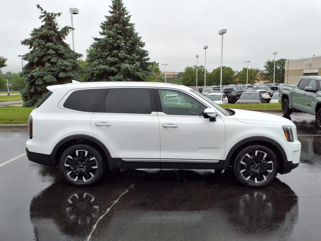 Used 2023 Kia Telluride SX Prestige with VIN 5XYP5DGC9PG363201 for sale in Burnsville, Minnesota