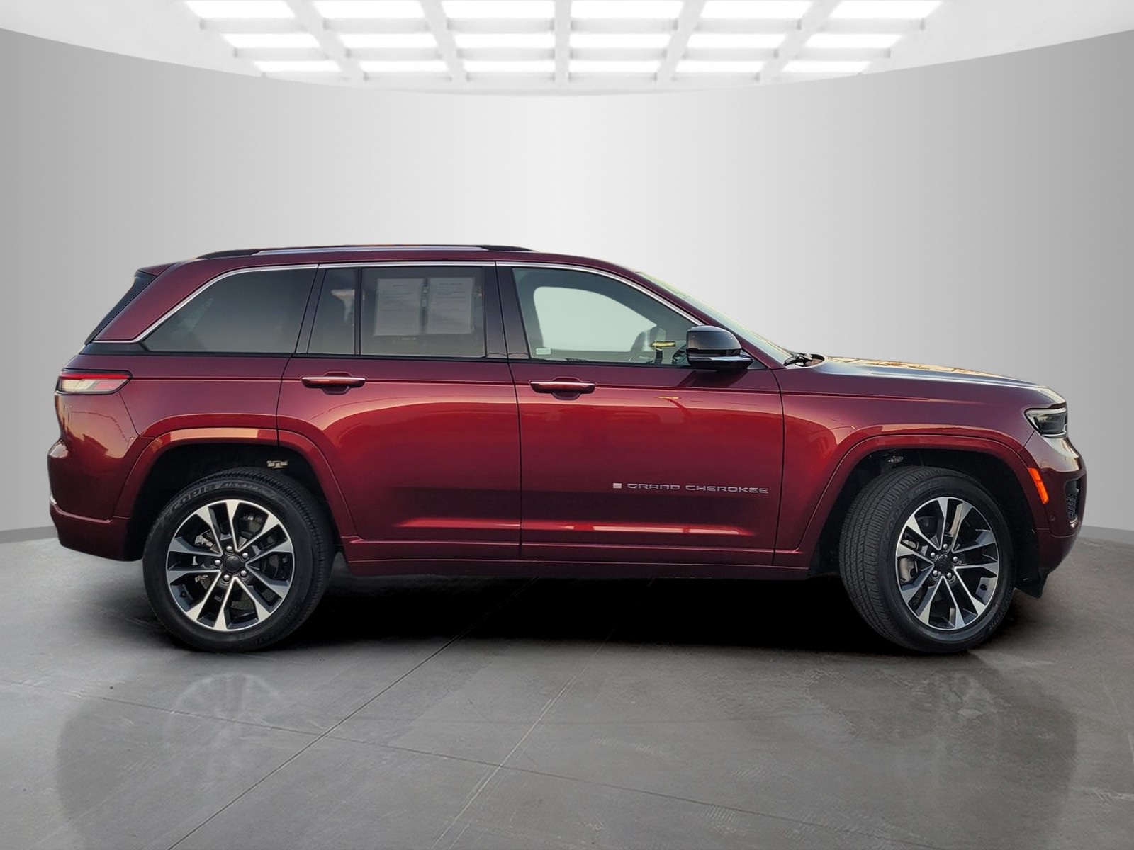 2024 Jeep Grand Cherokee Overland 4xe photo 3