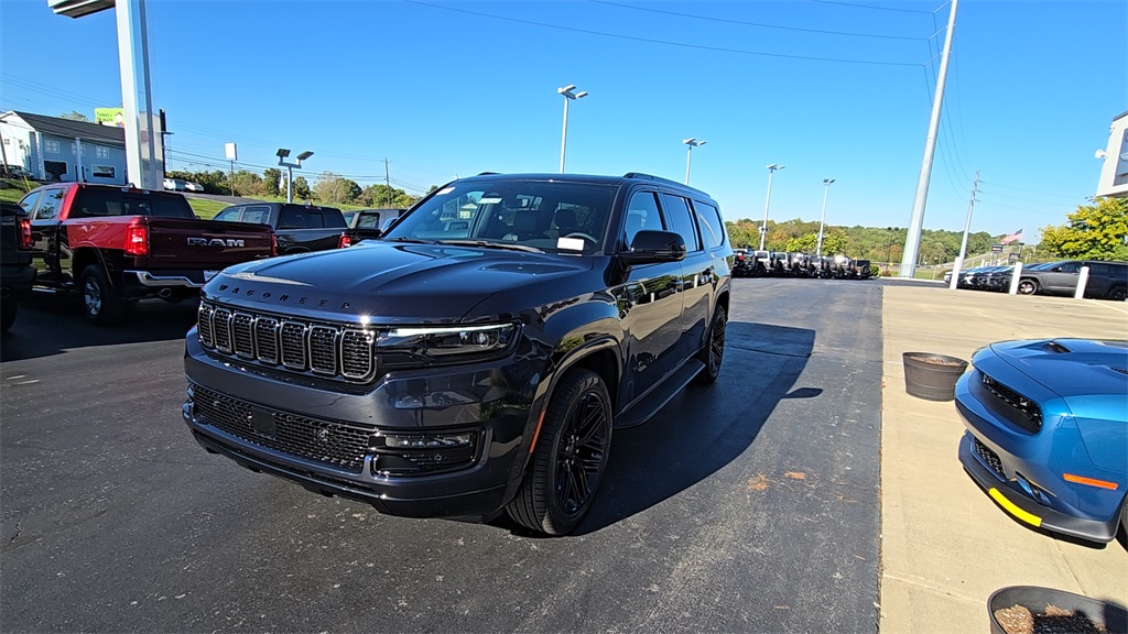 2025 Jeep Wagoneer L Series II photo 3