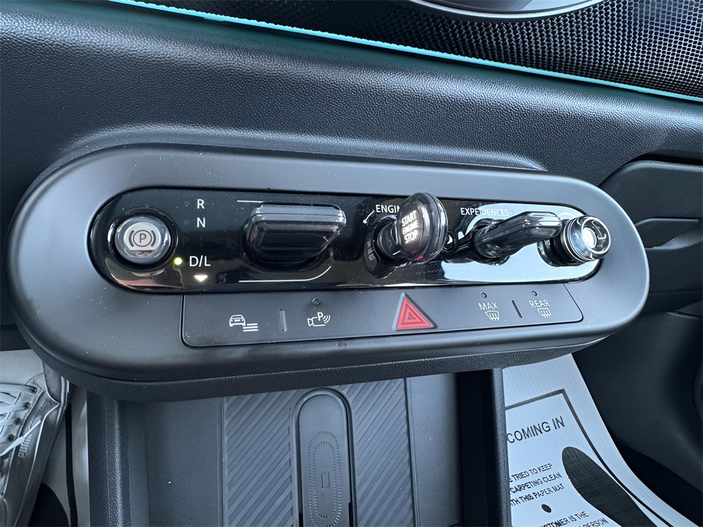 2025 Mini Cooper Hardtop 4 Door Signature photo 14