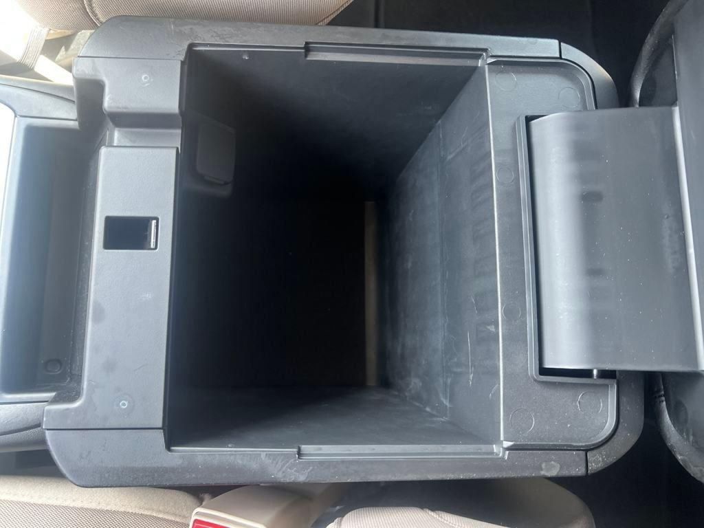2023 Ford Explorer Base photo 14