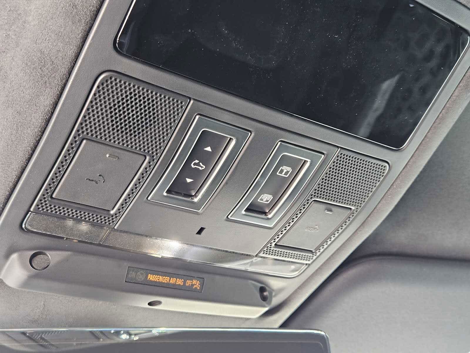 2025 Land Rover Defender 130 V8 photo 19