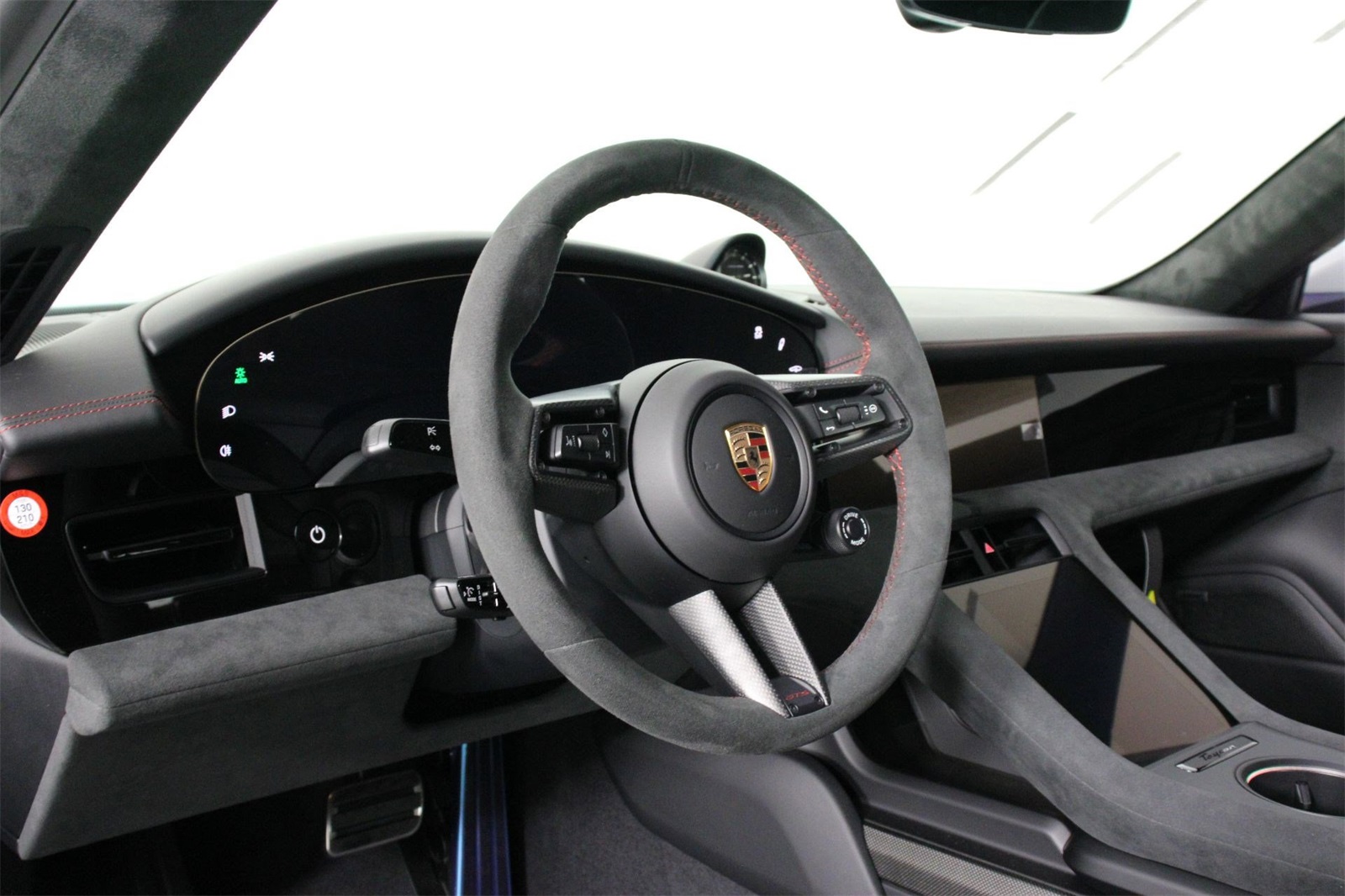 2026 Porsche Taycan GTS photo 4