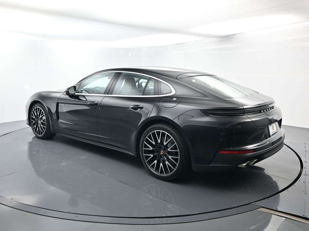 2026 Porsche Panamera E-Hybrid 4 photo 3