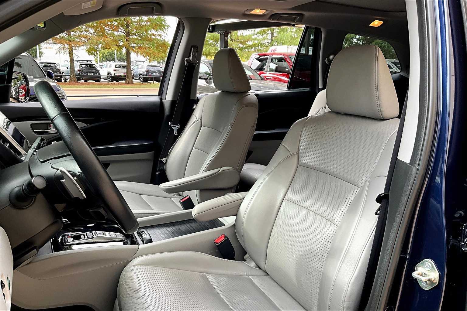 2016 Honda Pilot Elite photo 7