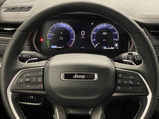 2025 Jeep Grand Cherokee Limited photo 15