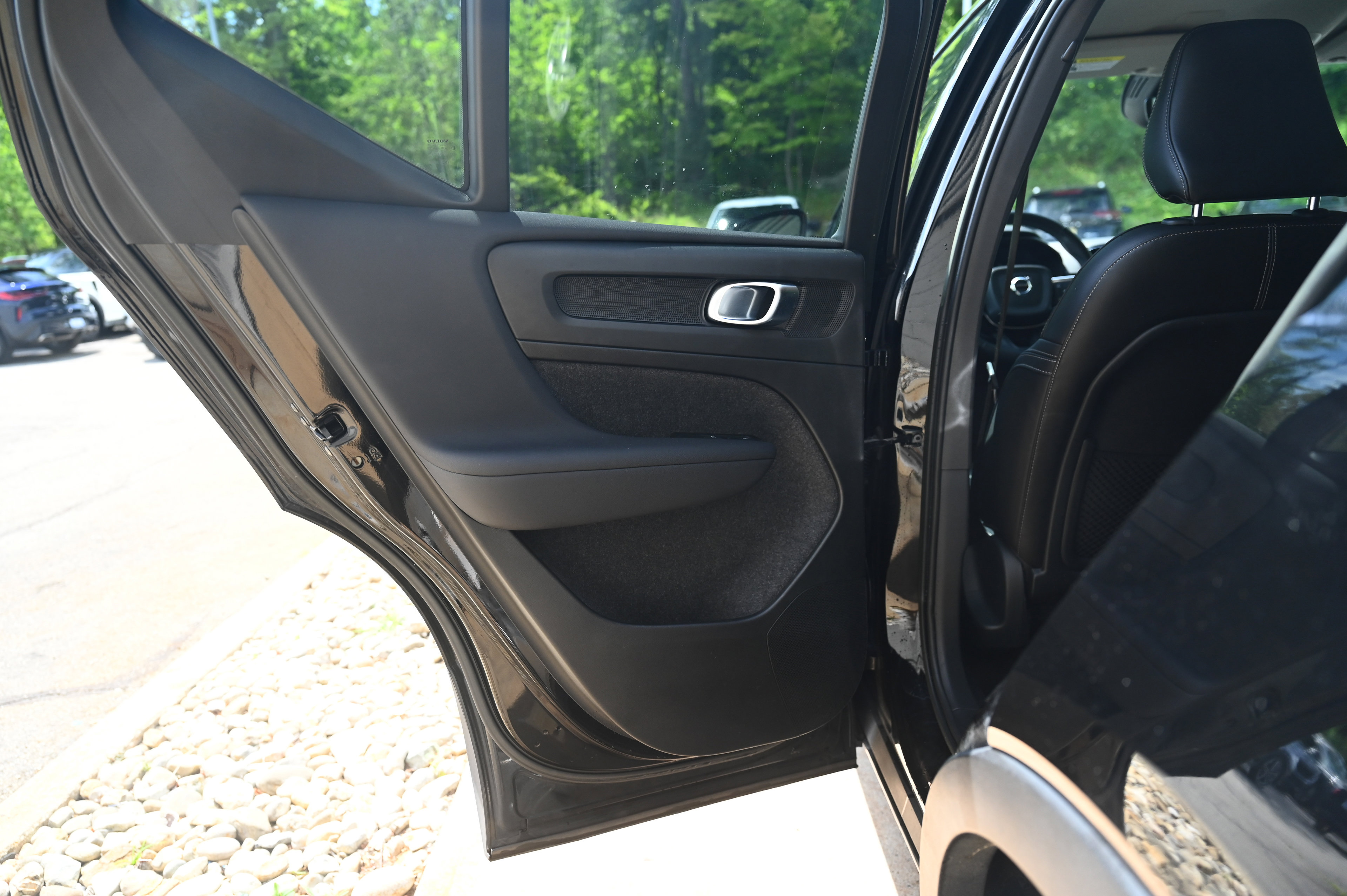 2022 Volvo XC40 Momentum photo 10