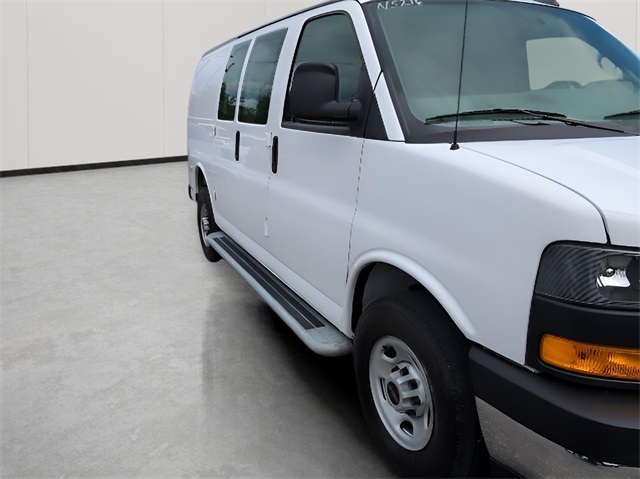 2024 Gmc Savana 2500 Cargo photo 4