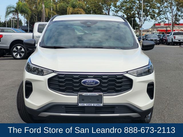 2025 Ford Escape ST-Line photo 2