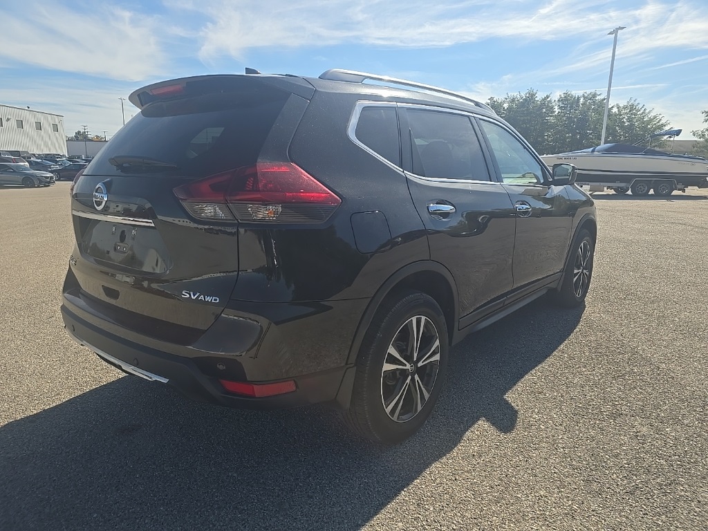 2020 Nissan Rogue SV photo 2