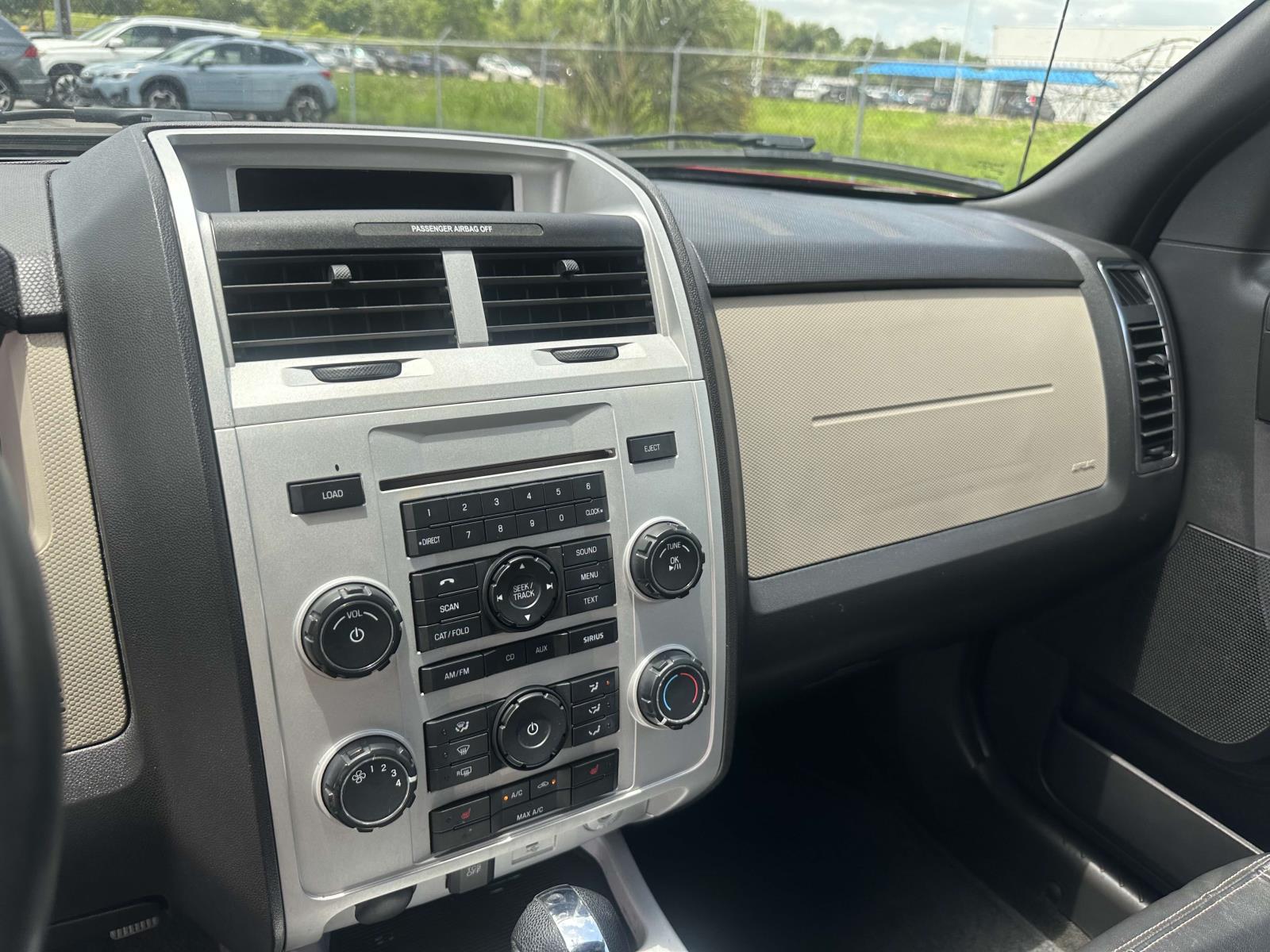 2011 Mercury Mariner Luxury photo 14
