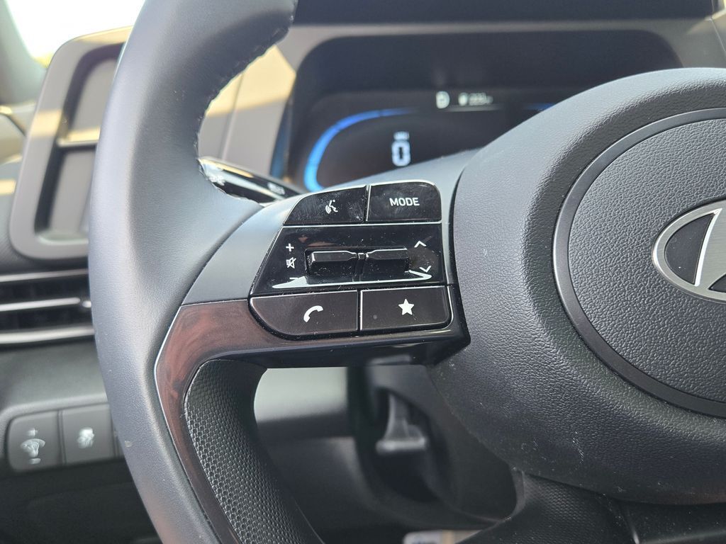 2025 Hyundai Elantra SEL Sport photo 25