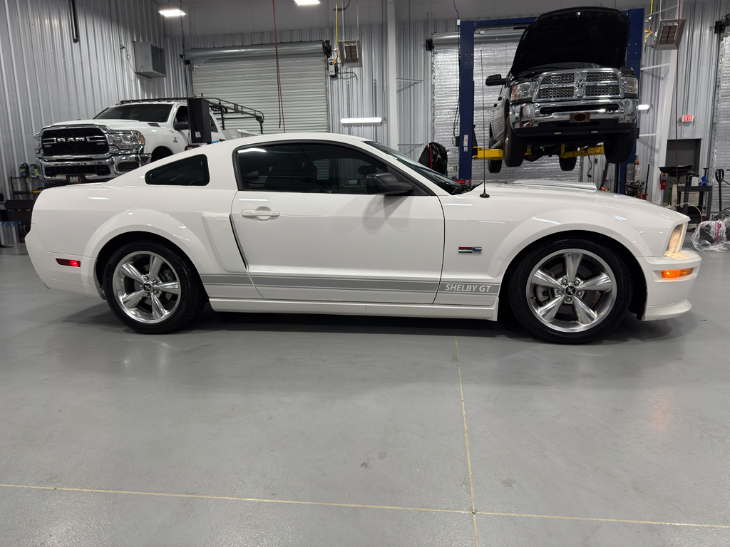 2007 Ford Mustang GT photo 8