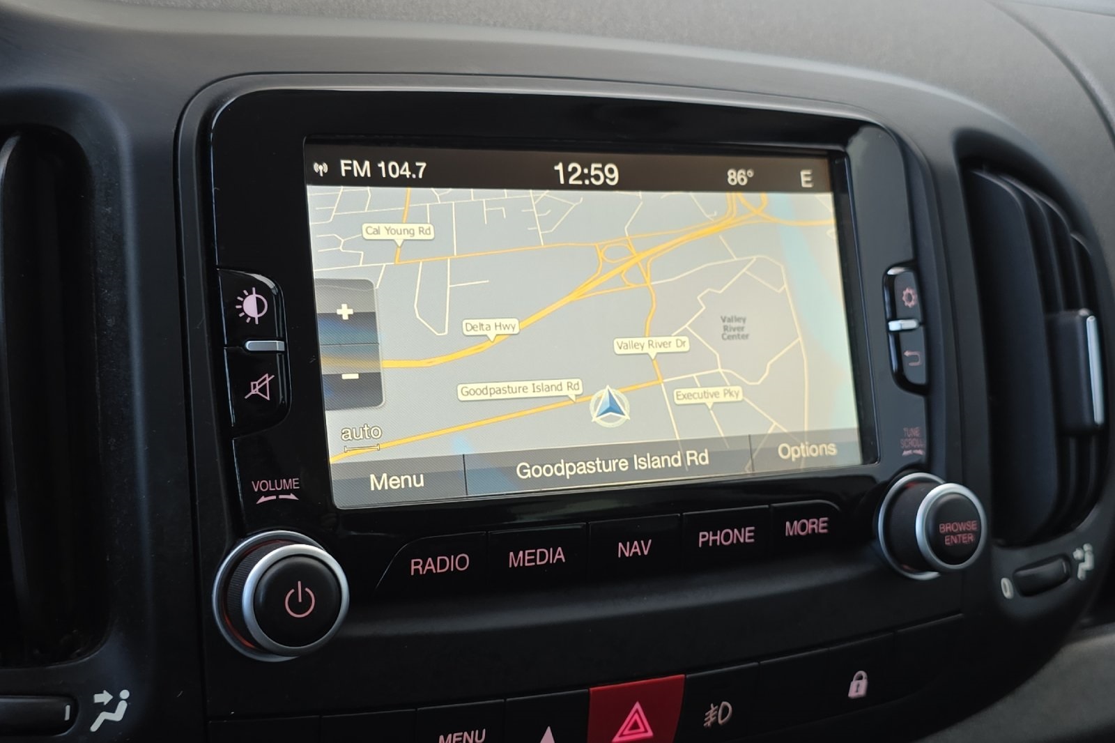 2015 Fiat 500L Trekking photo 19