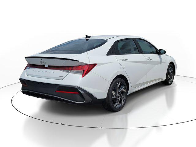 2025 Hyundai Elantra Hybrid photo 4