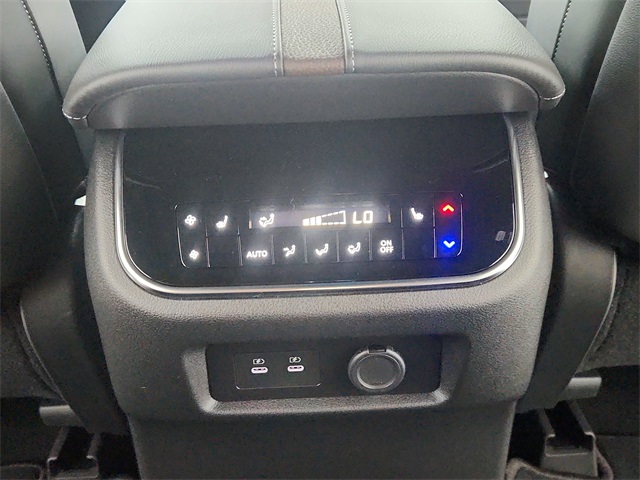 2026 Nissan Armada Platinum Reserve photo 37