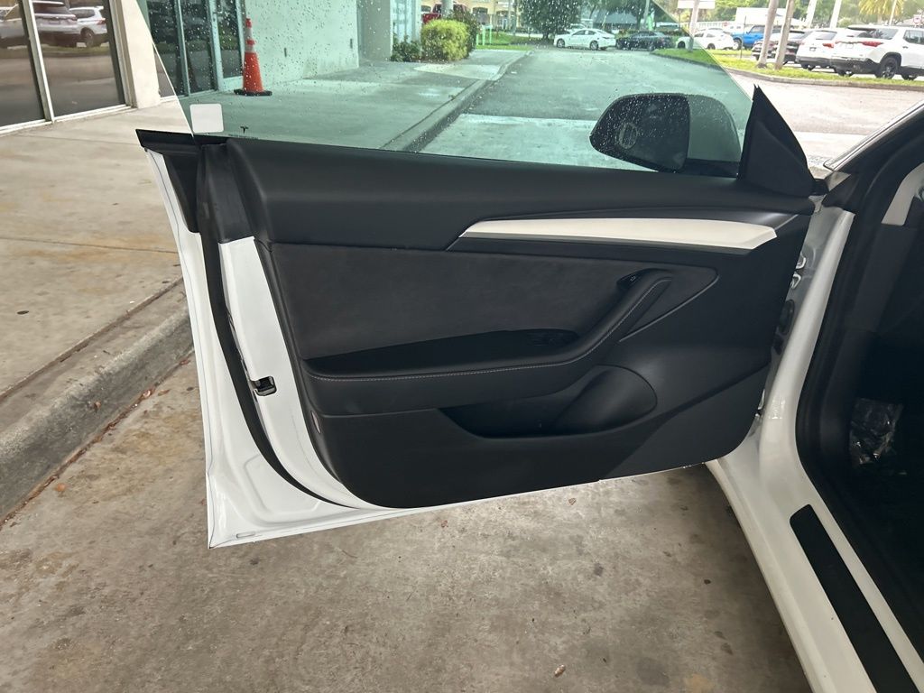 2021 Tesla Model 3 Standard Range Plus photo 29