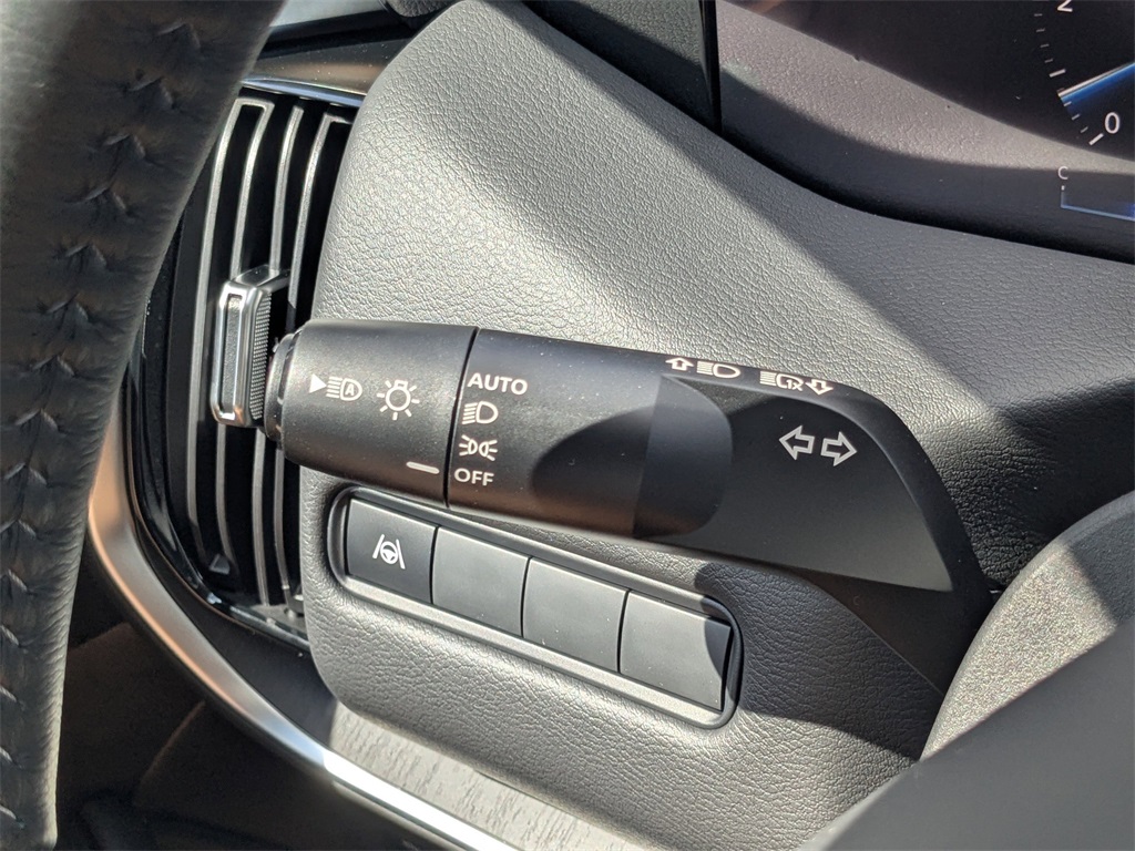 2026 Nissan Armada SV photo 24