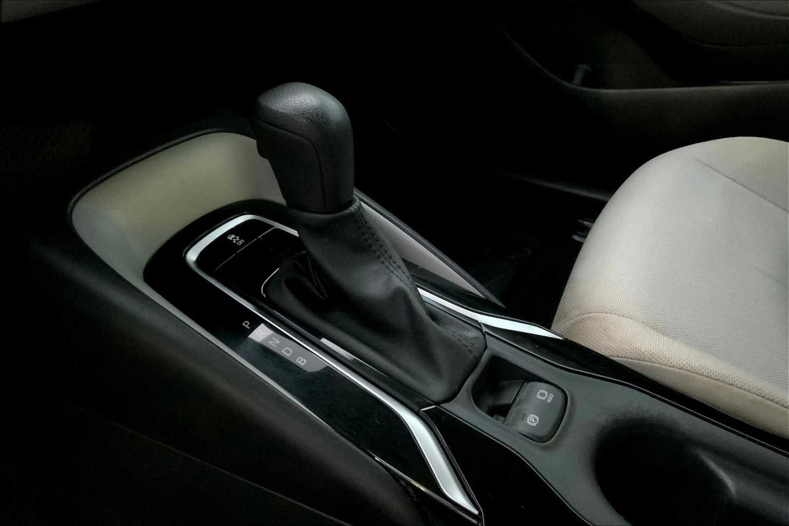 2022 Toyota Corolla L photo 15