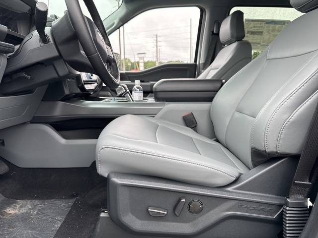 2025 Ford F-150 Lightning photo 24