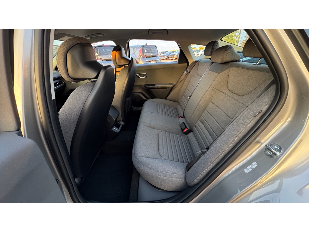 2025 Kia K4 EX photo 23