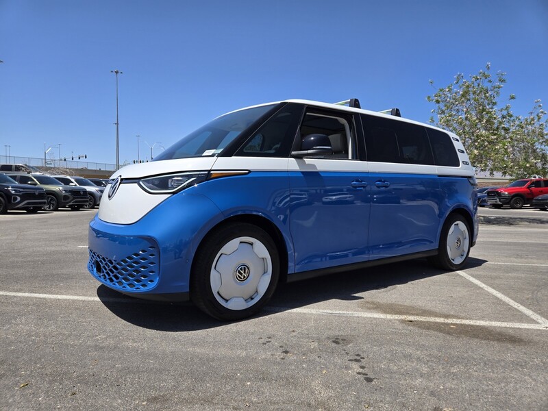 2025 Volkswagen ID. Buzz photo 2