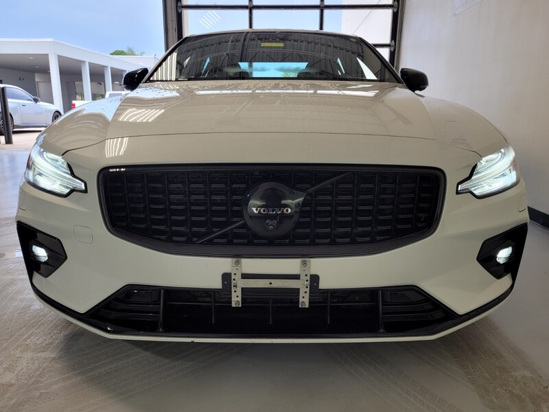 2024 Volvo S60 B5 Plus Black Edition photo 14
