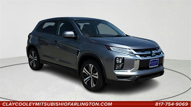 2025 Mitsubishi Outlander Sport SE's photo