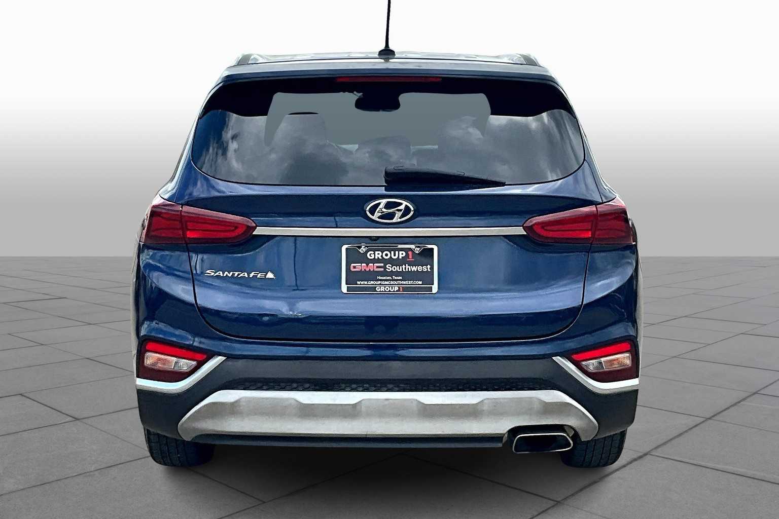 2019 Hyundai Santa Fe SE photo 4