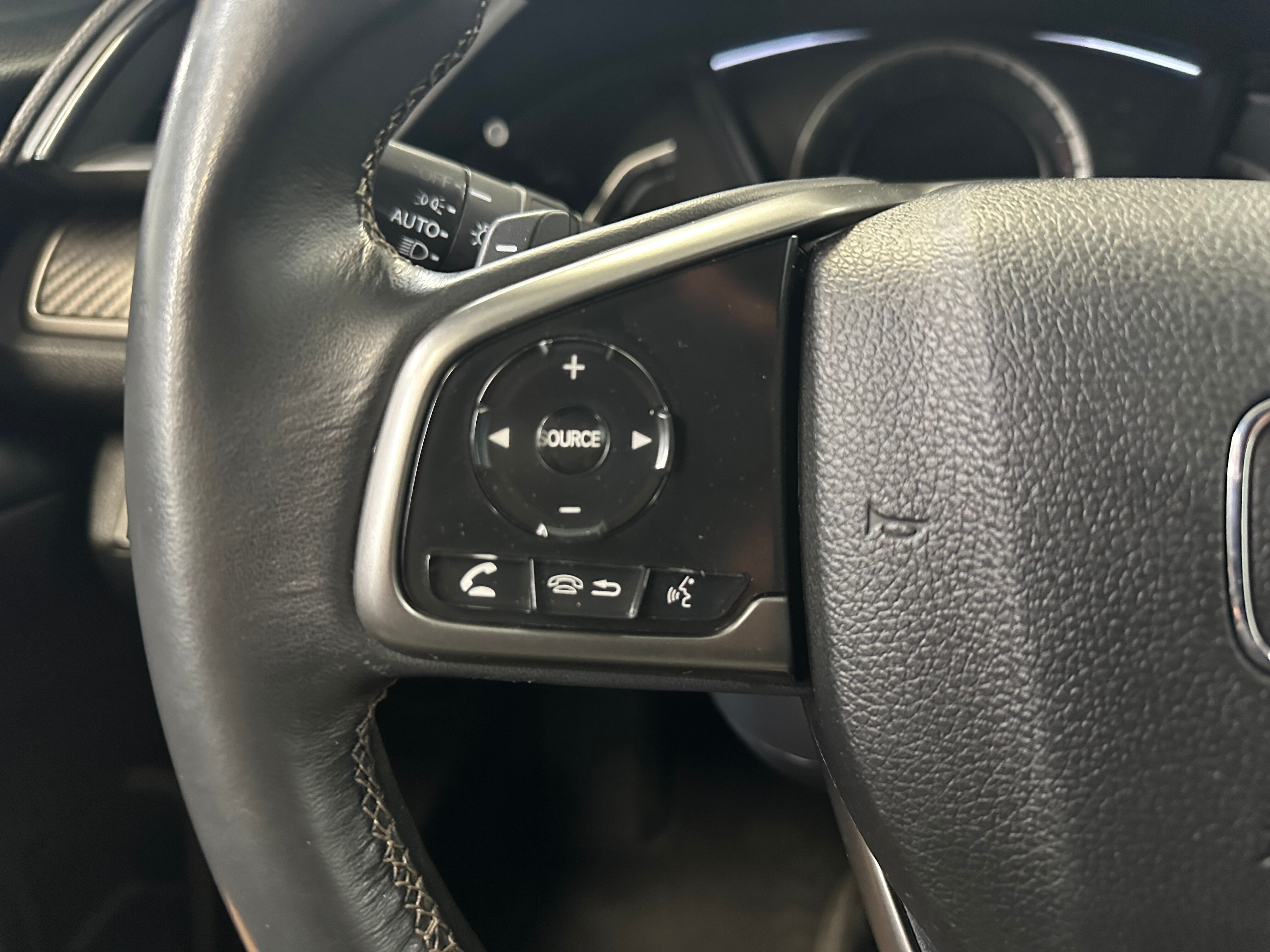 2017 Honda Civic Hatchback Sport photo 4