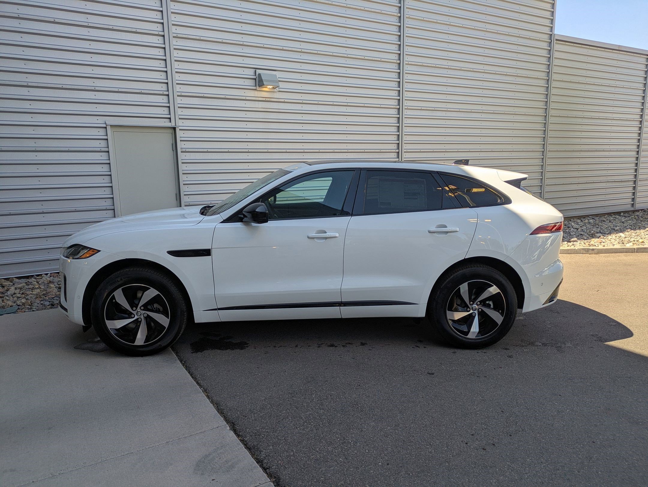 2026 Jaguar F-PACE P250 R-Dynamic S photo 2