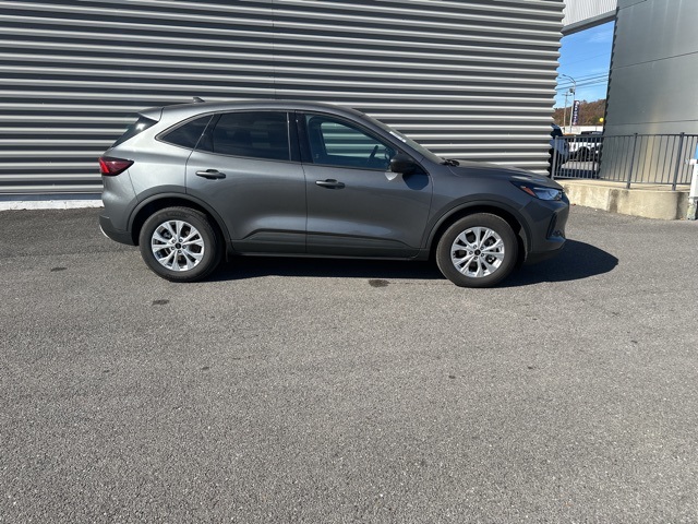 2025 Ford Escape Active photo 2