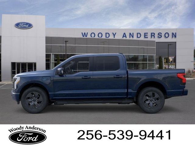 2025 Ford F-150 Lightning Lariat photo 3