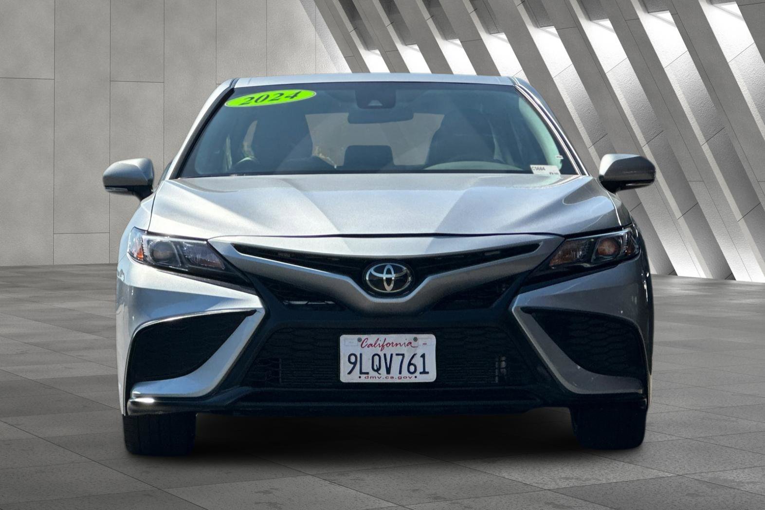 2024 Toyota Camry SE photo 8