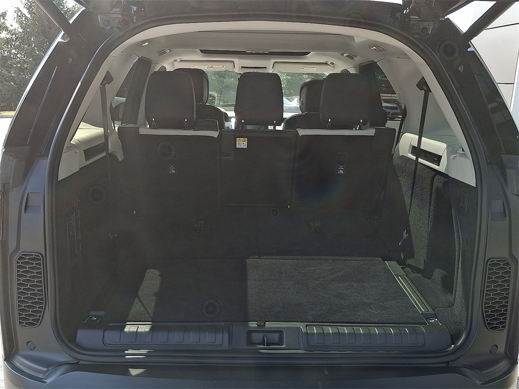 2025 Land Rover Discovery S photo 25