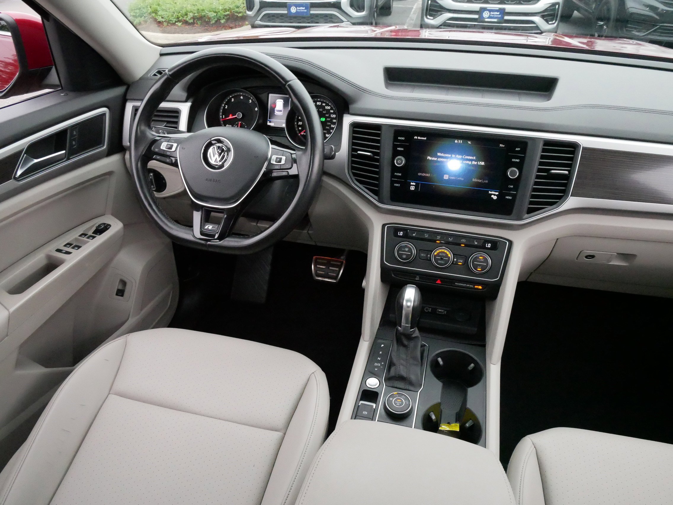 2019 Volkswagen Atlas V6 SE Technology R-Line photo 8