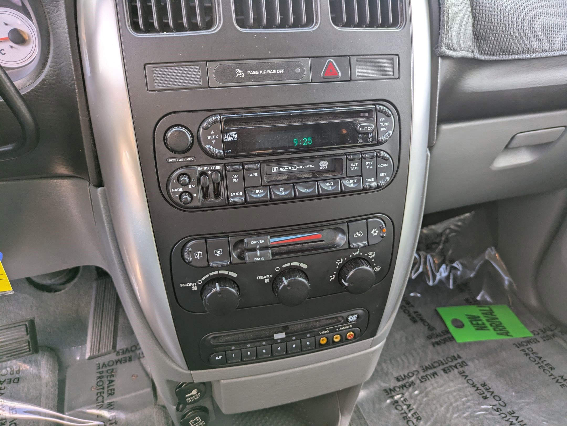 2006 Chrysler Town & Country Touring photo 16