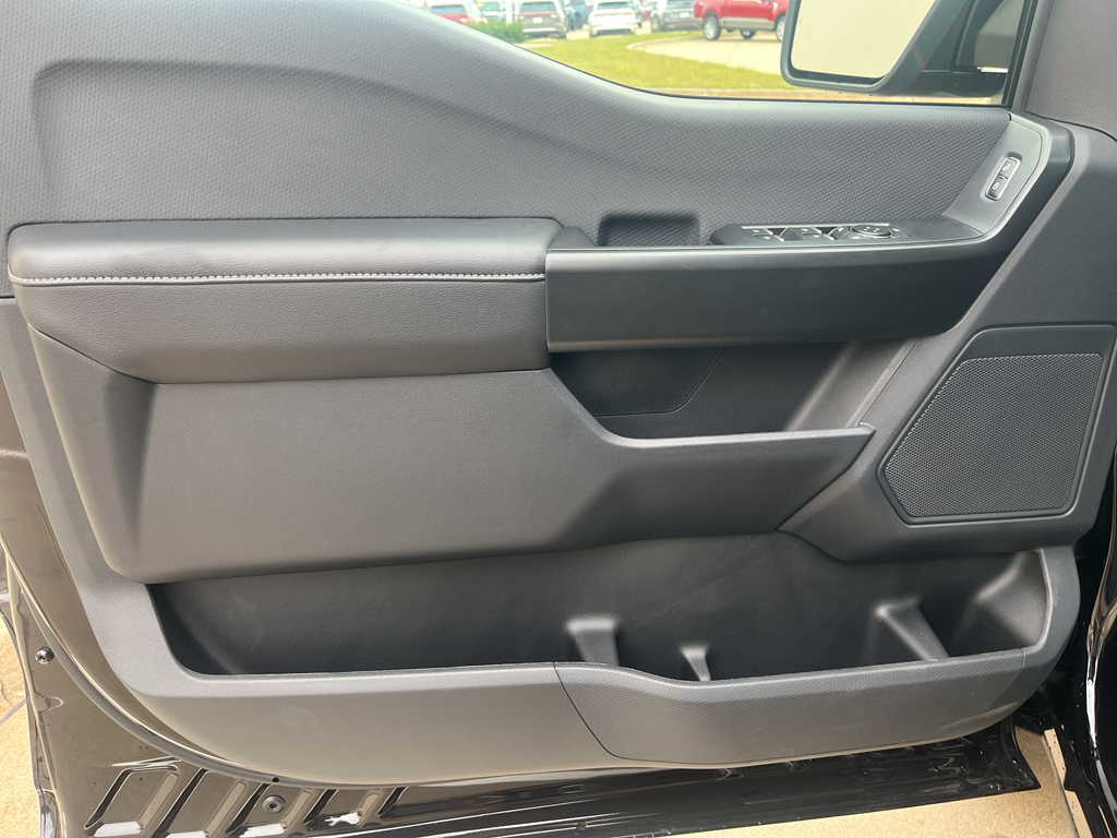 2025 Ford F-150 STX photo 19