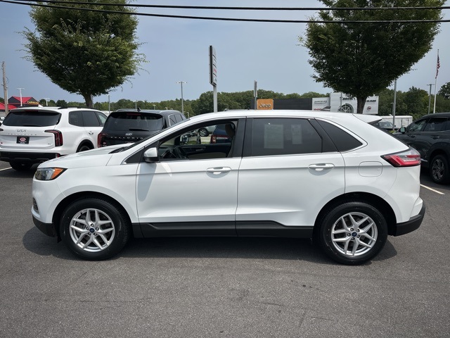 2022 Ford Edge SEL photo 4