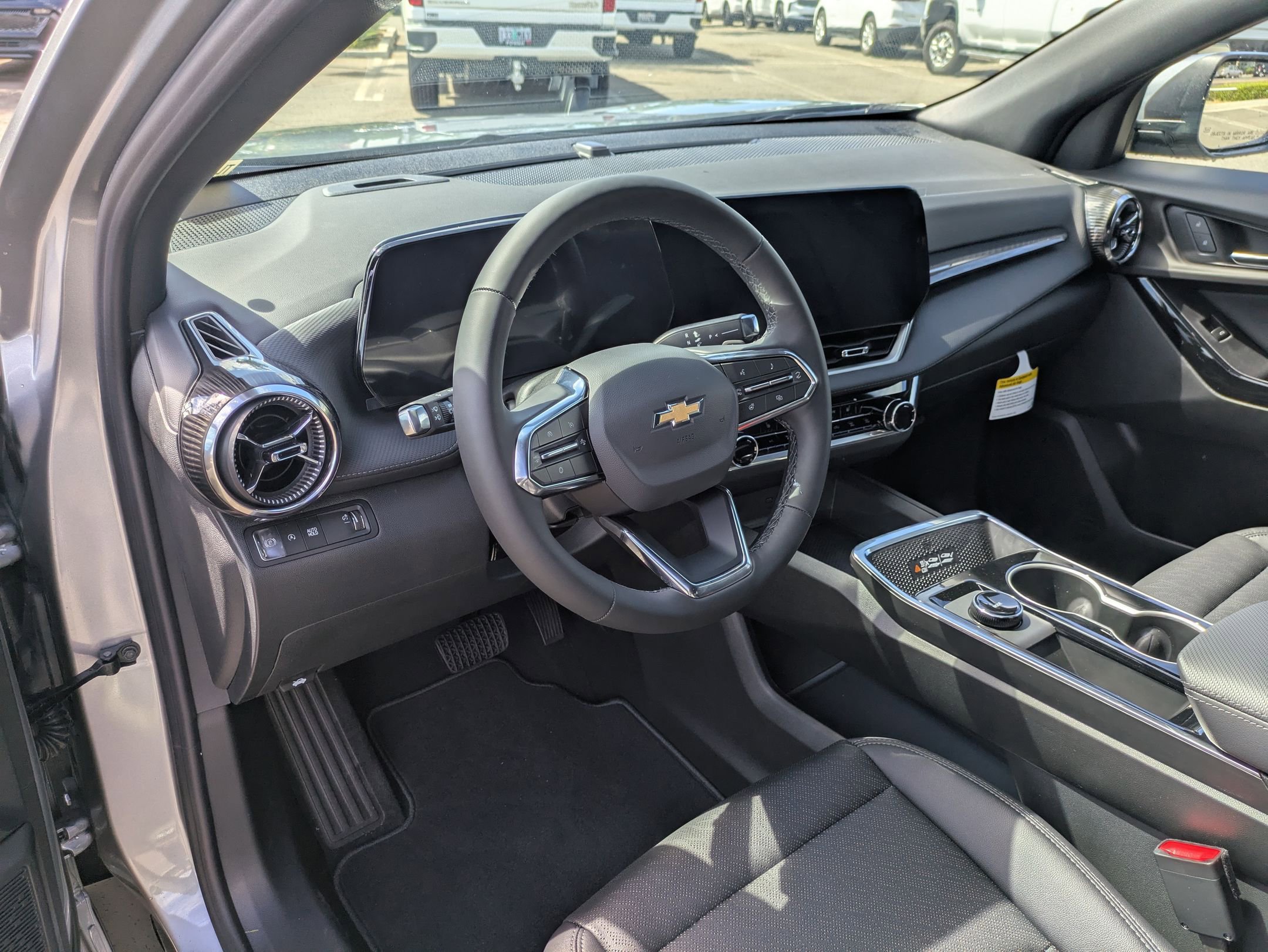 2026 Chevrolet Equinox LT photo 10