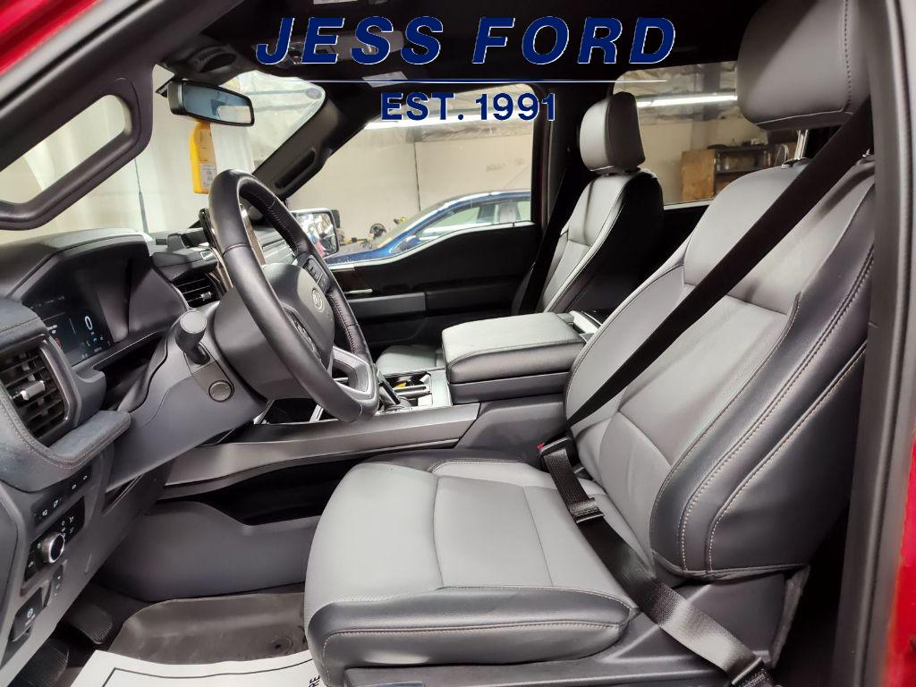 2023 Ford F-150 Lightning Lariat photo 5