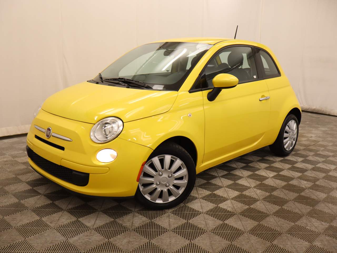 2015 FIAT 500 Pop's photo