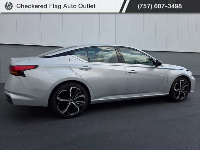 2023 Nissan Altima 2.5 SR photo 8