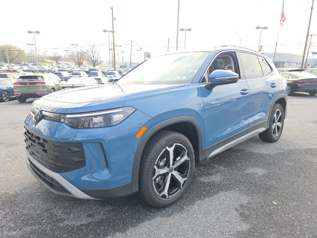 2026 Volkswagen Tiguan SE's photo